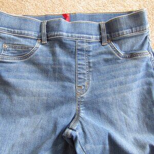 SPANX Size XL Straight Leg Cropped Blue Jeans Pull-On Stretch Jeans